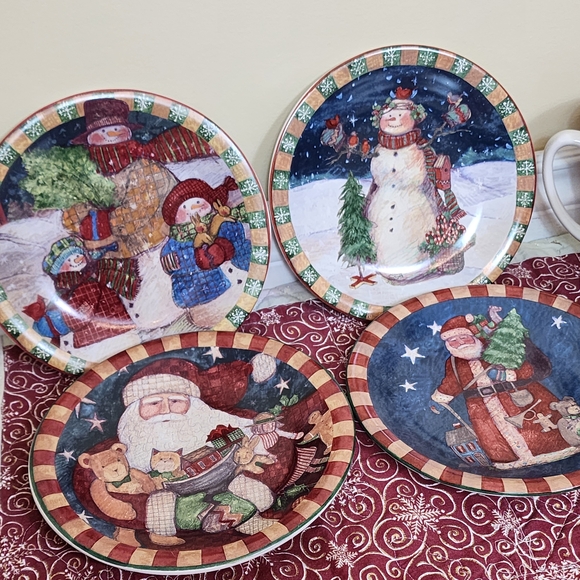 Vintage Certified International Set 4 Holiday Plates and 4 Christmas Santa Mugs - Picture 3 of 16
